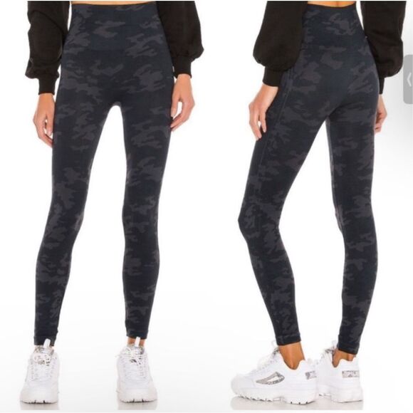 NWT SPANX Look at Me Now Black Camo Leggings Size L - Picture 13 of 14
